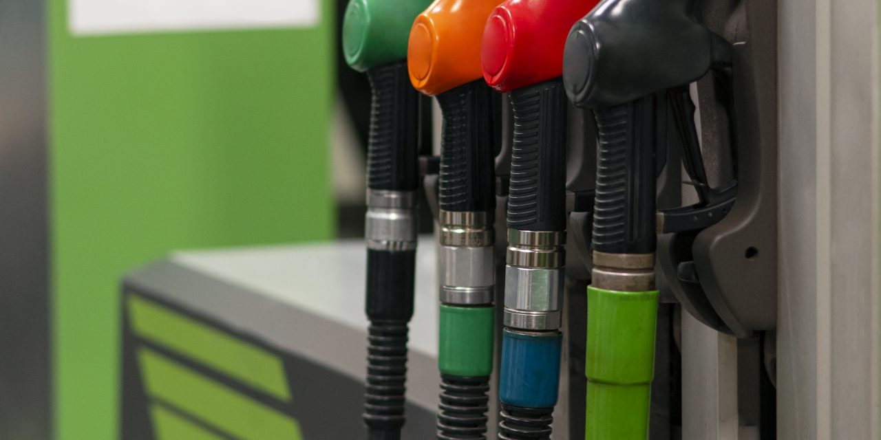 https://ancd.org.br/wp-content/uploads/2024/05/different-colours-gas-station-pumps-1280x640.jpg
